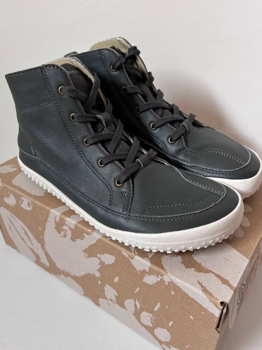 Vivobarefoot Junior Gobi Boots, size EU37 | US 5.5 Big Kid